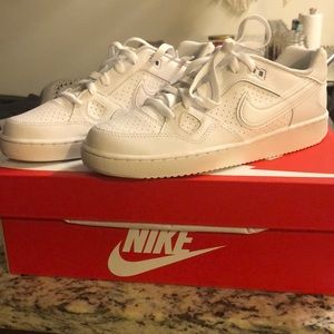 Nike son of force shoe